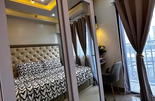 Barangay 76 Condo | Deluxe Suit Room