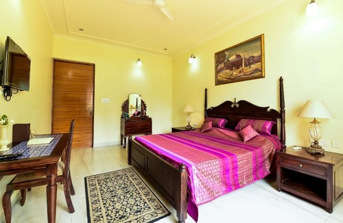 Bani Park Bed & Breakfast | DeraJaipur Homestay