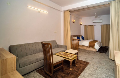 Udaipur City Centre Hotel | Devdarshan Hotel And Restaurant