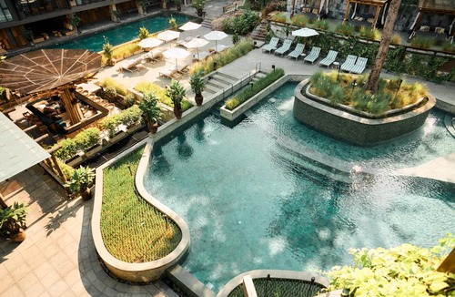 Nanai Road Hotel | Dinso Resort & Villas Phuket, Vignette Collection by IHG