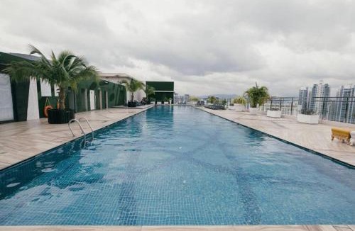 Sri Hartamas Apartment | Dorsett Hartamas KL, Bathtub Smart TV & WiFi