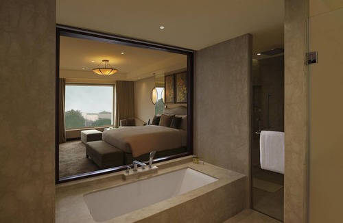 Basai Hotel | DoubleTree by Hilton Agra