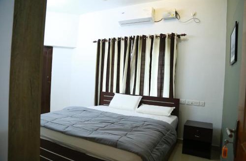 Palayam Apartment | DOWN TOWN HOLIDAYS