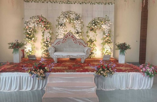 Gonda Hotel | Dream House Club And Resort