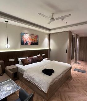 Jaypee Greens Apartment | Easy Stayz - Premium stays in Greater Noida