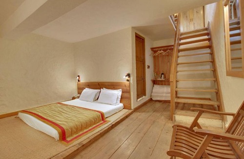 Kausani Cabin | Eco Lodge Chevron