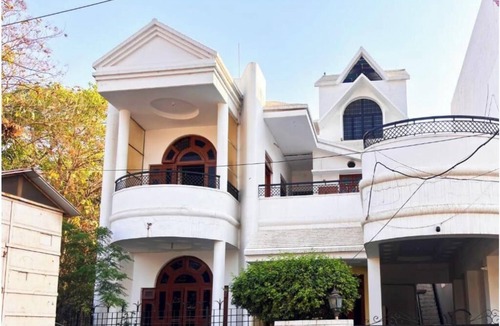 Allahabad Apartment | Economy Double Room