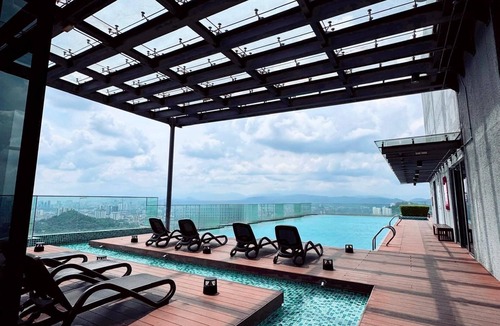 Taman Mutiara Condo | EkoCheras Kuala Lumpur Retreat MRT, Mall and Pool