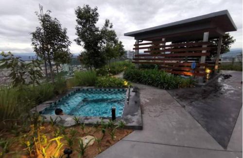 Bandar Tun Razak Apartment | EkoCheras max5pax Romance Retreats #freeparking #netflix #wifi