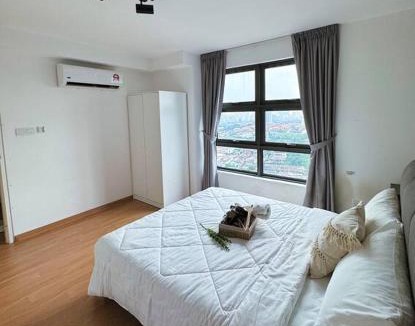 Taman Mutiara Apartment | EkoCheras Premium Suite 6-7pax KL View Corner Lot with Balcony near MRT