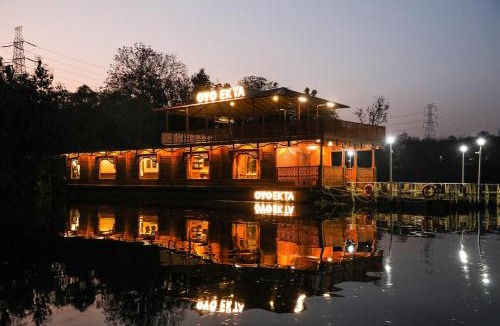Rajpipla Boat Rental | Ekta Houseboat Statue Of Unity Kevadia