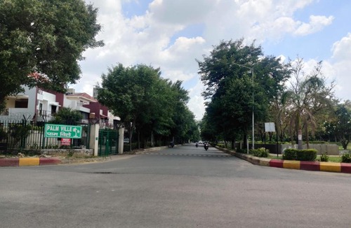 Auli Apartment | Elegant 2 BHK ,8th floor at Celebrity Gardens , Golf City