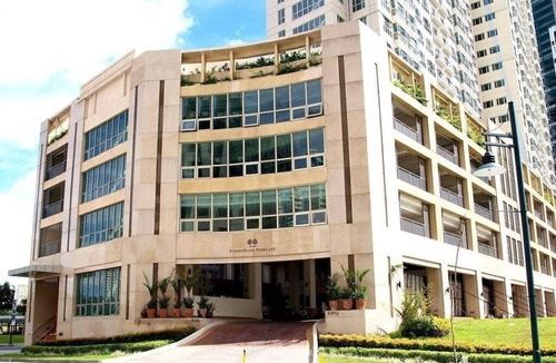 Bonifacio Global City Condo | Elegant apartment at Forbeswood Parklane BGC The Fort