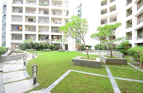 Kolkata Apartment | Elegant Xanadu Studio -Pool, Airport, CC2 Mall