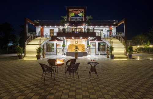 Faridabad Villa | ELIVAAS Ivory Estate Pet-friendly Farm