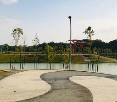 Sungai Buloh House | Elmina near Denai Alam, Saujana Utama with Wi-Fi & Netflix