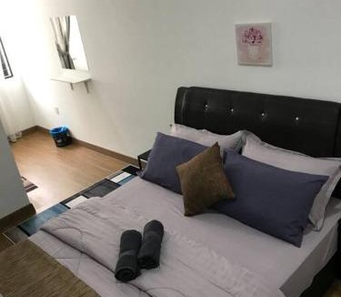 Sungai Buloh House | Elmina near Denai Alam, Saujana Utama with Wi-Fi & Netflix