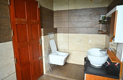 Elappara Hotel | Elysian Fields