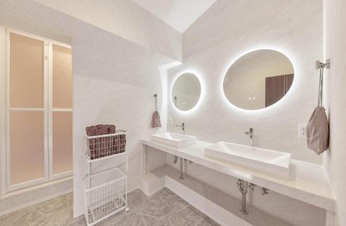Naniwa Apartment | eni namba west
