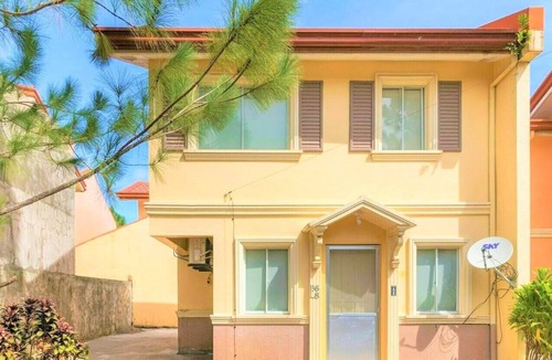 Bacolod House | Entire Home, 3 Bedrooms, 2 CR, Amenity Pool for a fee.