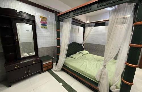 Central Chennai Resort | Esakki Palace