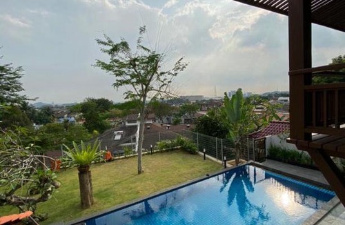 Subang Jaya Villa | Escape Bali SS19