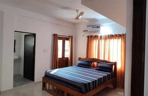 Gauravaddo House | Esha Apartment Calangute : Three-Bedroom House