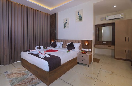 Kunchithanny Resort | EVAARA RESORT