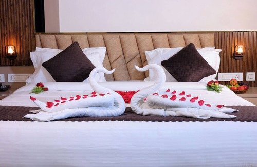 Kunchithanny Resort | EVAARA RESORT