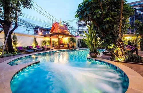 Old City House | Executive Triple Haven | Stylish & Spacious Stay