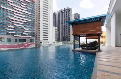 Kuala Lumpur Apartment | Experience Modern Comfort: 2Bedroom/2Bathroom with Balcony [Nowhere]