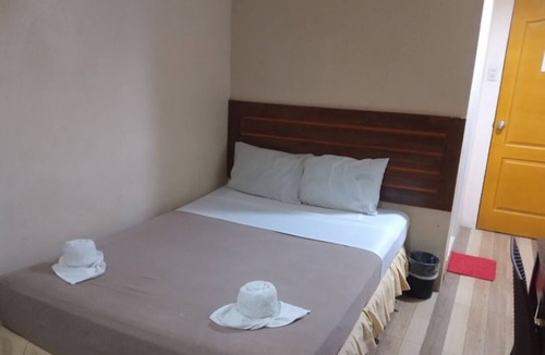 Canloan City Hotel | F&C Guest House