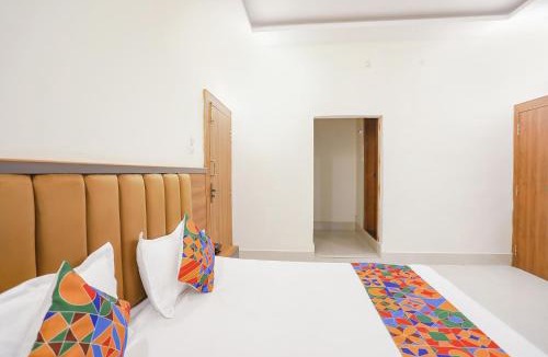 Allahabad Hotel | FabExpress Downtown Residency