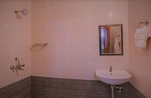 Sector 70 Hotel | FabExpress F9 BV Noida