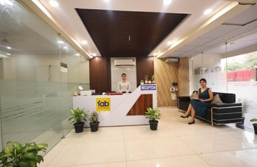 Sector 70 Hotel | FabExpress Palm Paradise