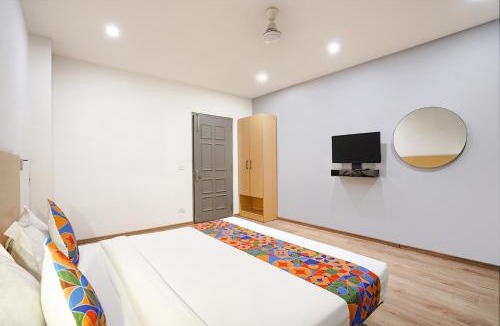 Baraula Hotel | FabExpress Royale 49