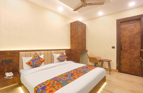 New Delhi Hotel | FabExpress Sugar Inn Near Rajouri Garden