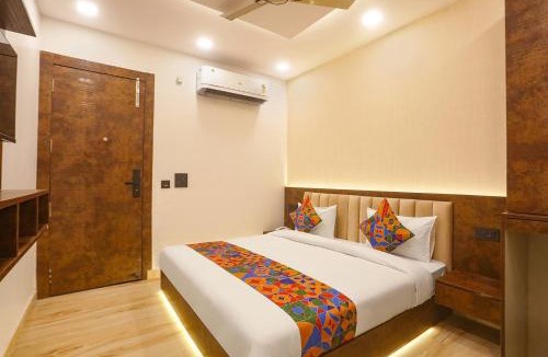 New Delhi Hotel | FabExpress Sugar Inn Near Rajouri Garden