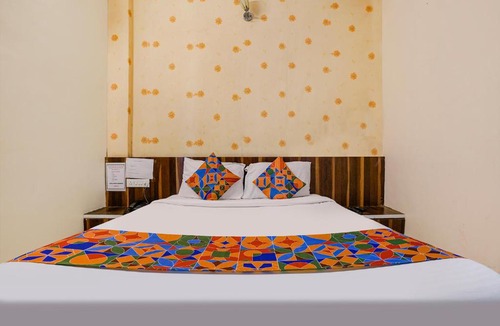 Baramati Hotel | FabExpress Swara Residency