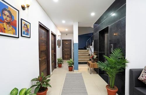 Noida Hotel | FabHotel Frolic Luxury Stay