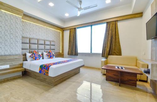 Ahmedabad Hotel | FabHotel Hill Park