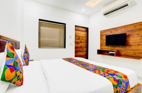 Vadodara Hotel | FabHotel Maa Gayatri