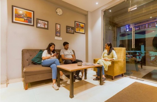 Kolkata Hotel | FabHotel MB International