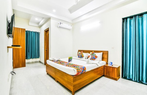 Sector 70 Hotel | FabHotel Merriment Noida