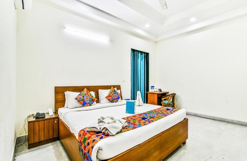 Sector 70 Hotel | FabHotel Merriment Noida
