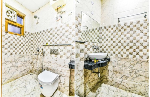 Sector 70 Hotel | FabHotel Merriment Noida