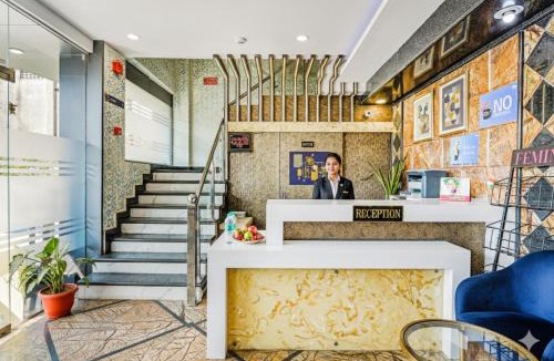 Charbagh Hotel | FabHotel Metro View