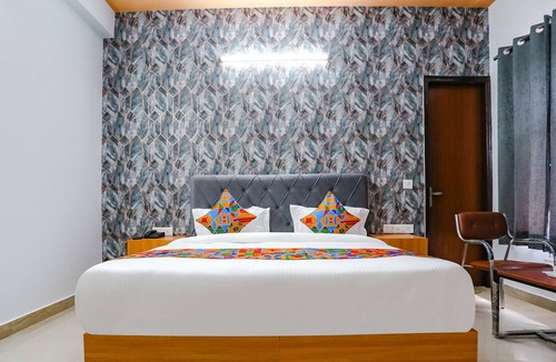 IMT Manesar Hotel | Fabhotel Next Home Prime