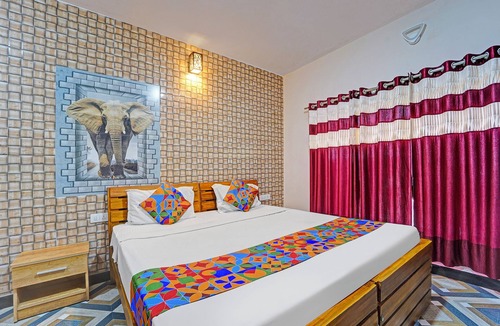 Kandal Hotel | Fabhotel Phoenix Stay