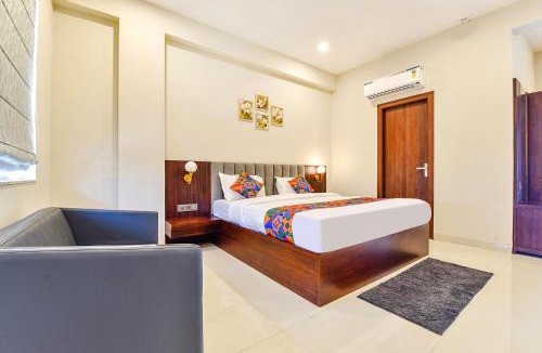 Malviya Nagar Hotel | FabHotel Pravaasam Residency